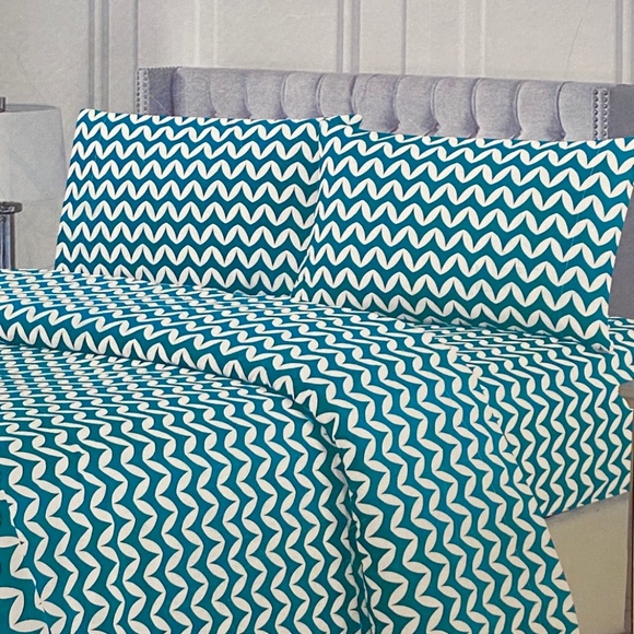 Kate & Co. Other - ✨FINAL RUN✨King 4pc Cyan Wave Bedsheets